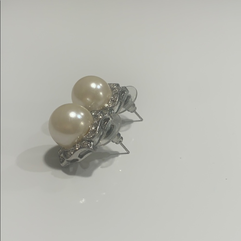 Pearl earring - Picture 2 of 2